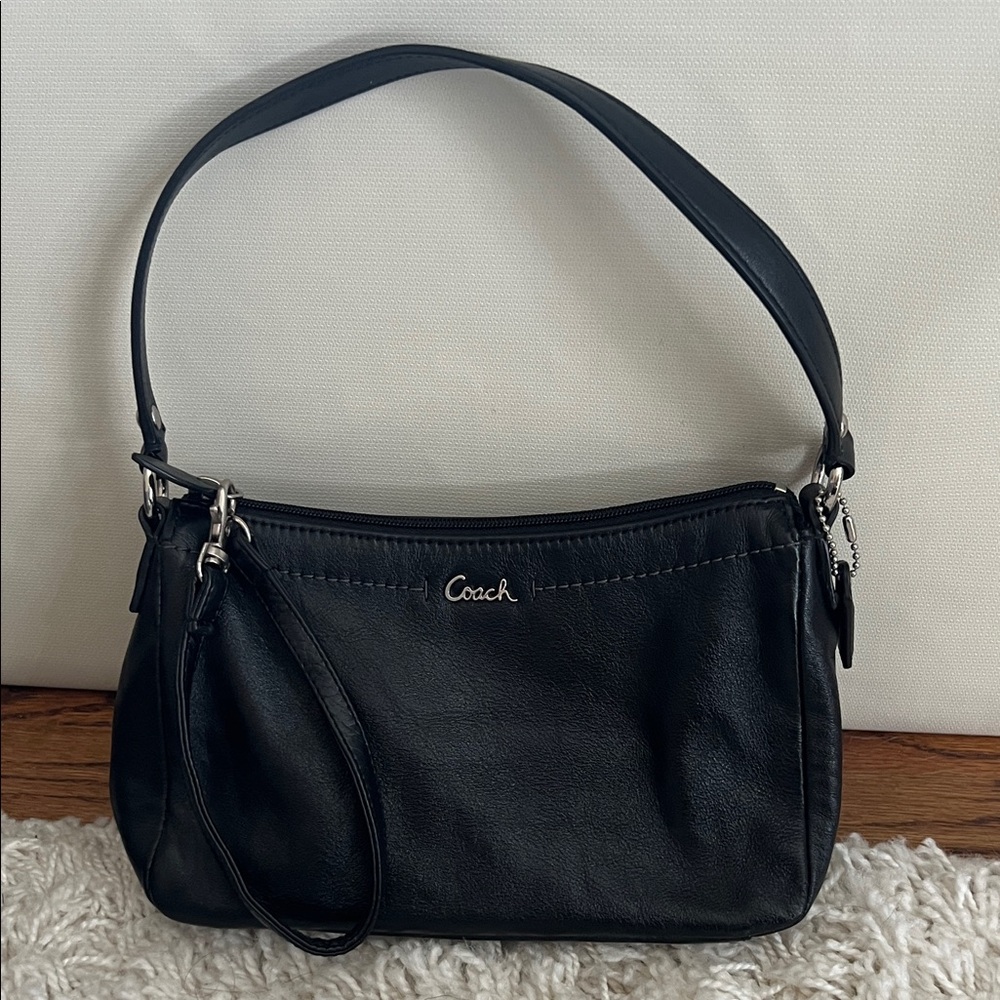 Small Coach Classic Black Leather Shoulder Bag
